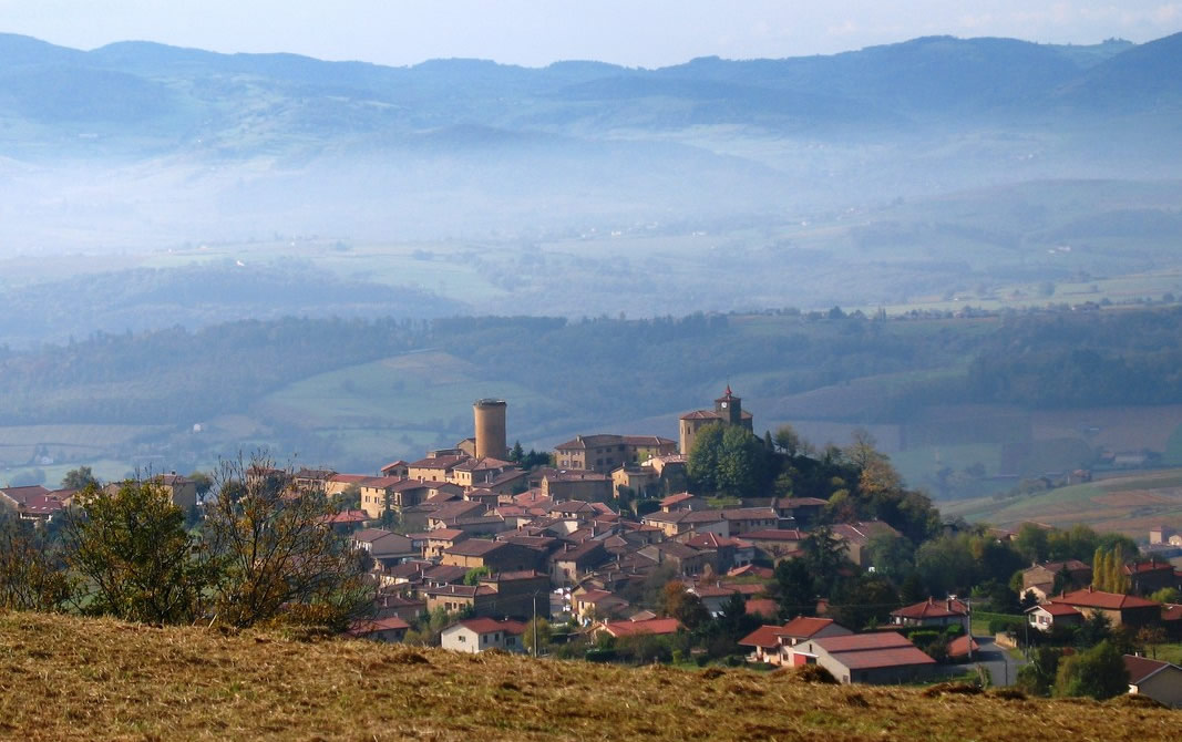 oingt sejour de randonnée pierre dorees