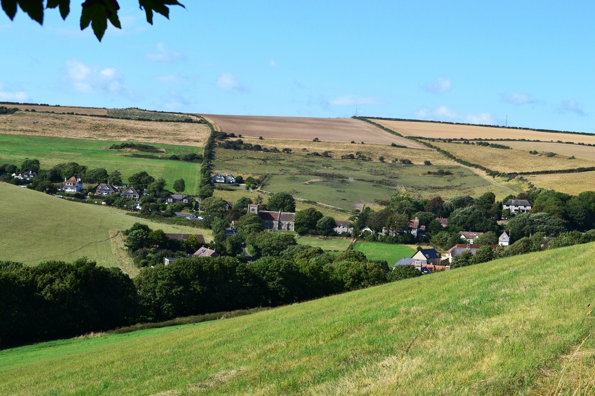 balisage de la grande randonnee sud anpaysage vallonne rando grande bretagne