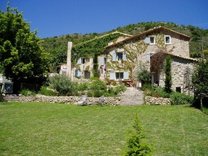 maison marguerite montbrun les bains France randonnées vacances